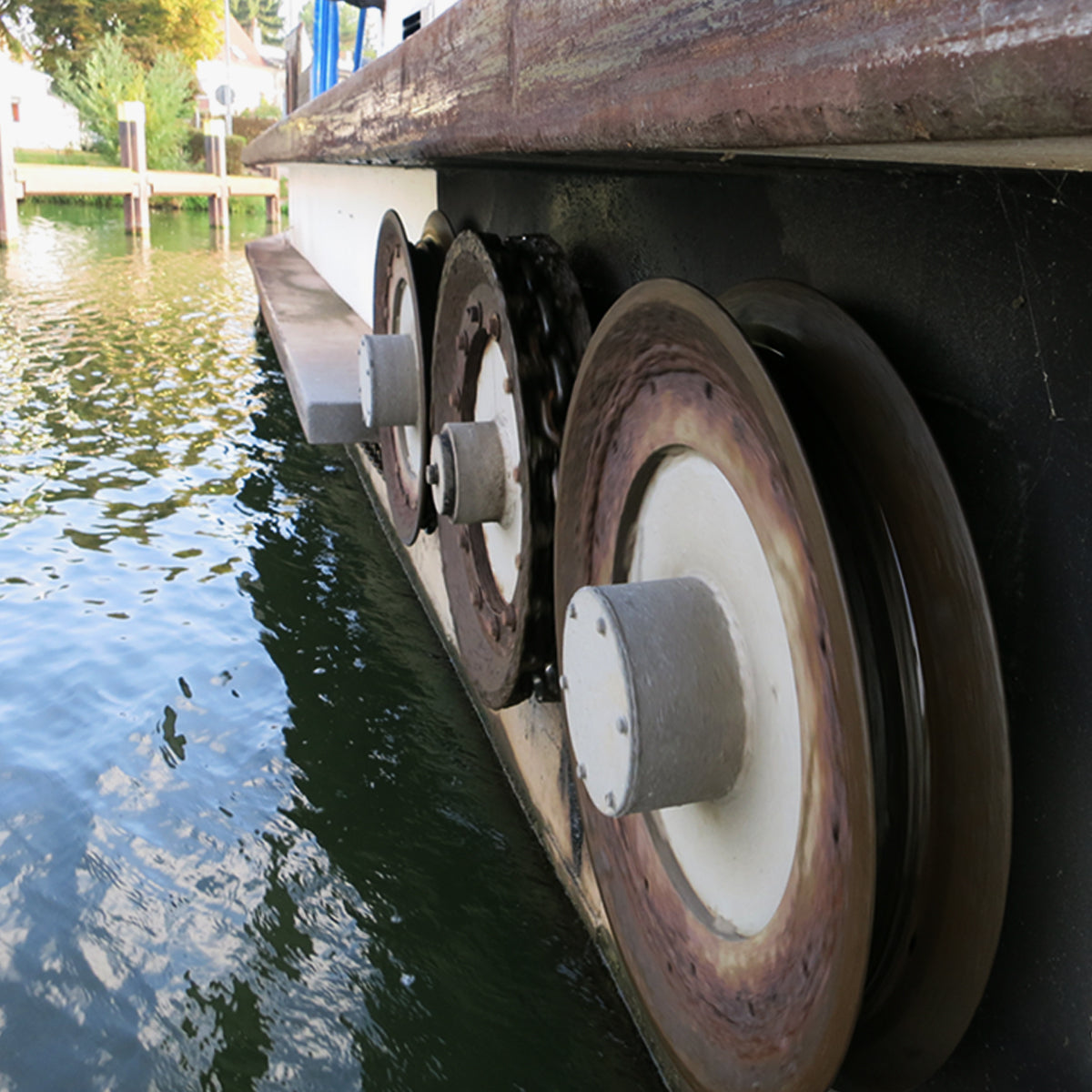 Detunized – Chain Ferry